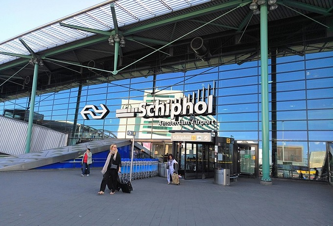 Schiphol airport in Online News & World News
