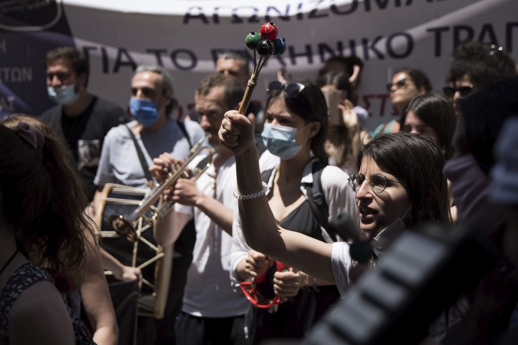 Greece's protests in online news & headline news