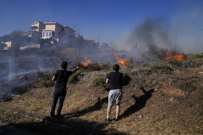 Greece's wildfires in online news & headline news