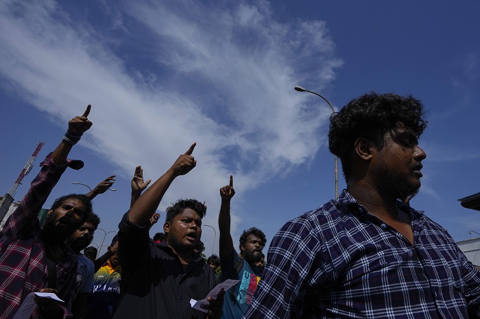 Sri Lanka's unrest in headline news & world news