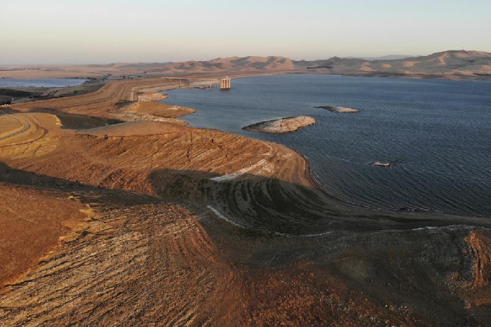 California's drought in online news & headline news