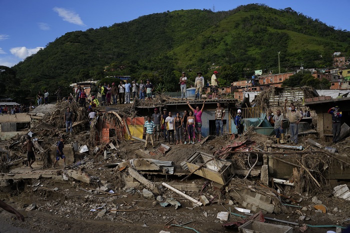 Venezuela landslide in online news & world news