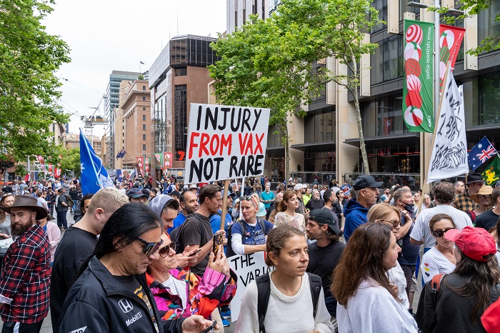 Australia's protests against the vaccine in online news & headline news