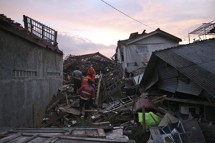 Indonesia's earthquake in bulletin news & headline news