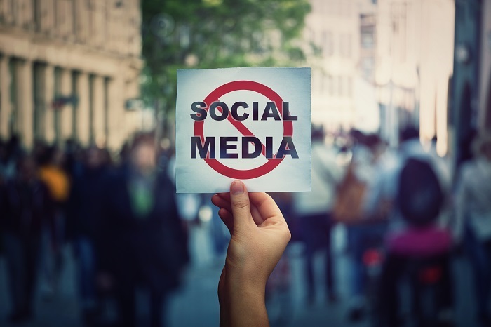 Censorship in online news & headline news