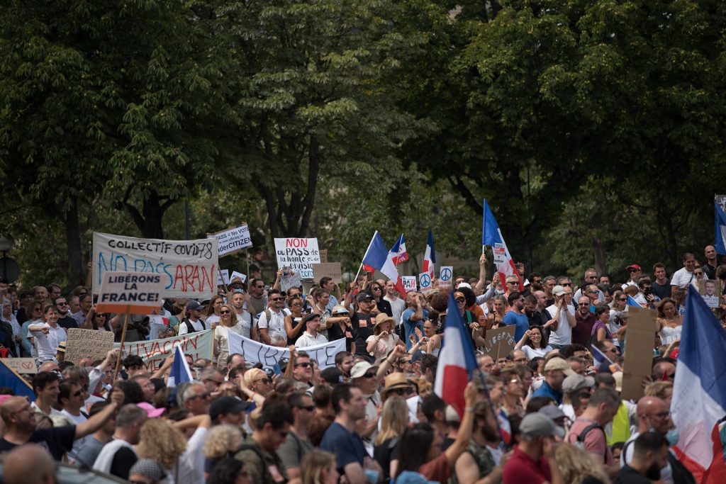 Paris protests in Online News & World News