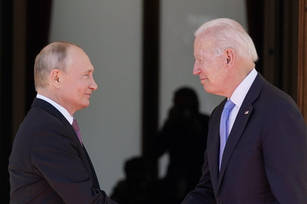 Putin & Biden in Online News and Headline News