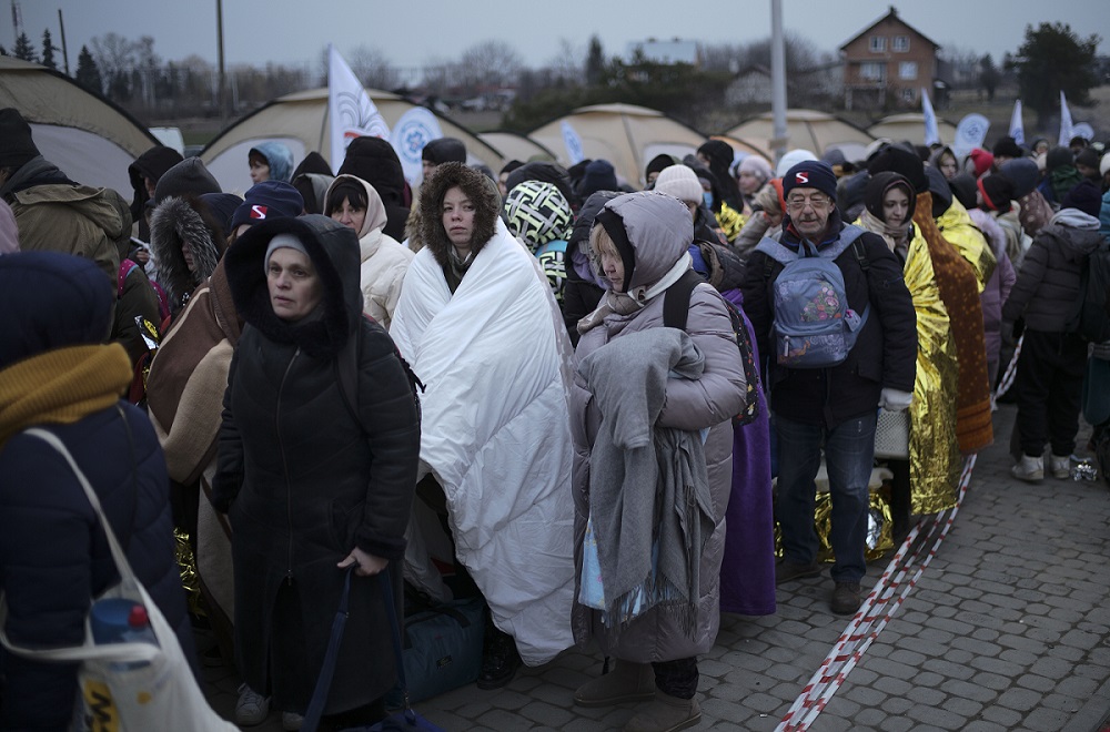 Ukraine's refugees in online news & commentary