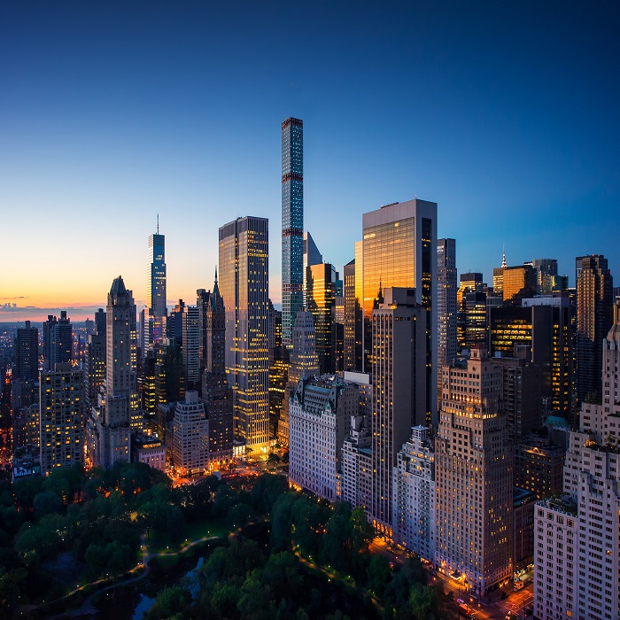 Manhattan's skyline in Online News & Economic News