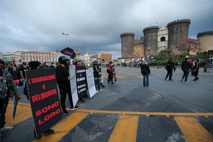 Demonstrations against Draghi in breaking news & bulletin news