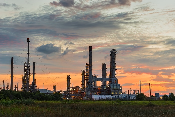 Oil refinery in online news & world news