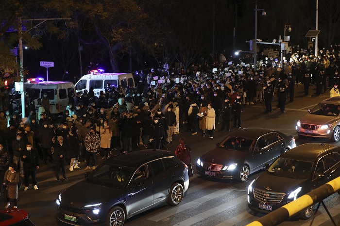 Protests in Shanghai in online news & headline news