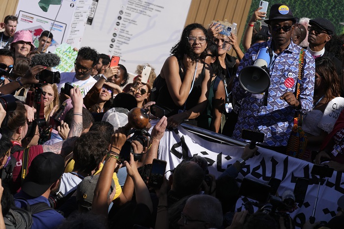 Protests in Egypt in headline news & online news