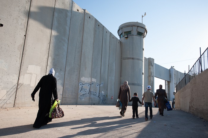 The West Bank wall in headline news & online news