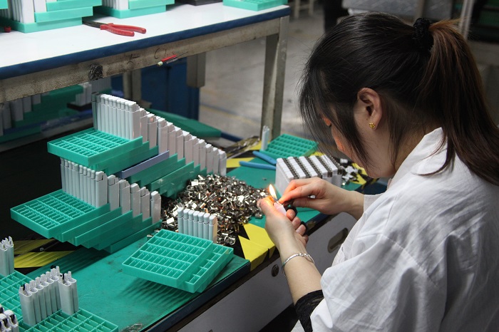 China's factory activity in online news & the economy