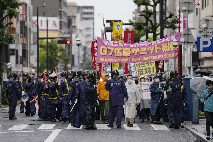 G7 protests in headline news & online news