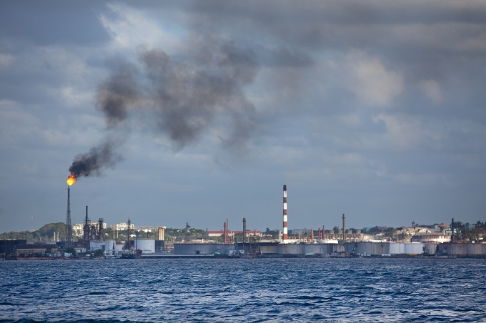 An oil refinery in Cuba in world news & online news