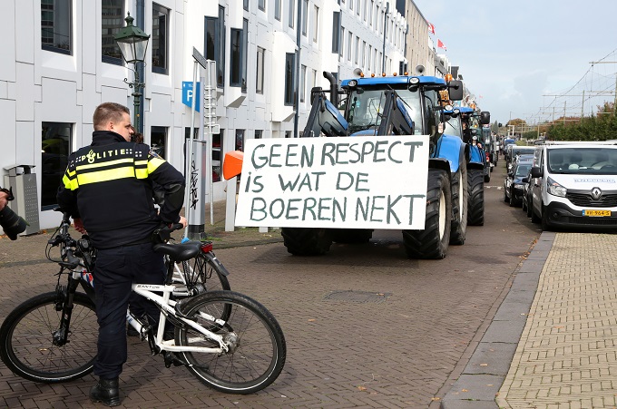 Protests near The Hague in headline news & world news
