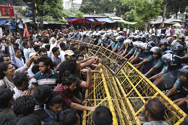 Conflicts in Bangladesh in headline news & bulletin news