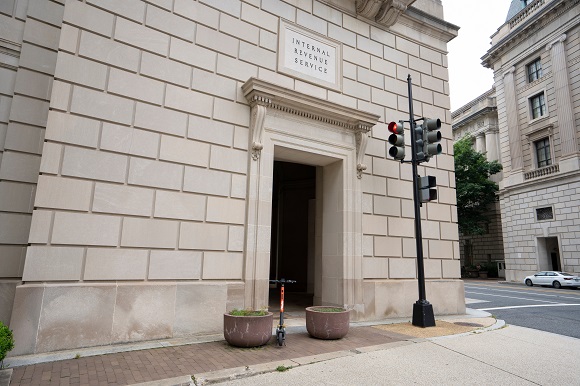 A building of the IRS in bulletin news & headline news