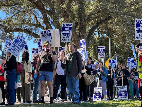 A UAW strike in 2022 in Davis, California in bulletin news & headline news