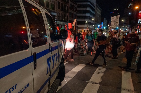 Protests against the police of NYC in headlines & bulletin news