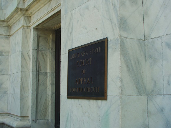 The facade of the 5th Circuit Court of Appeals in New Orleans in online news & bulletin news