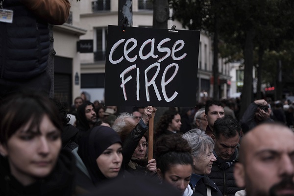 Protests in Paris over the situation in the Middle East in online news & world news