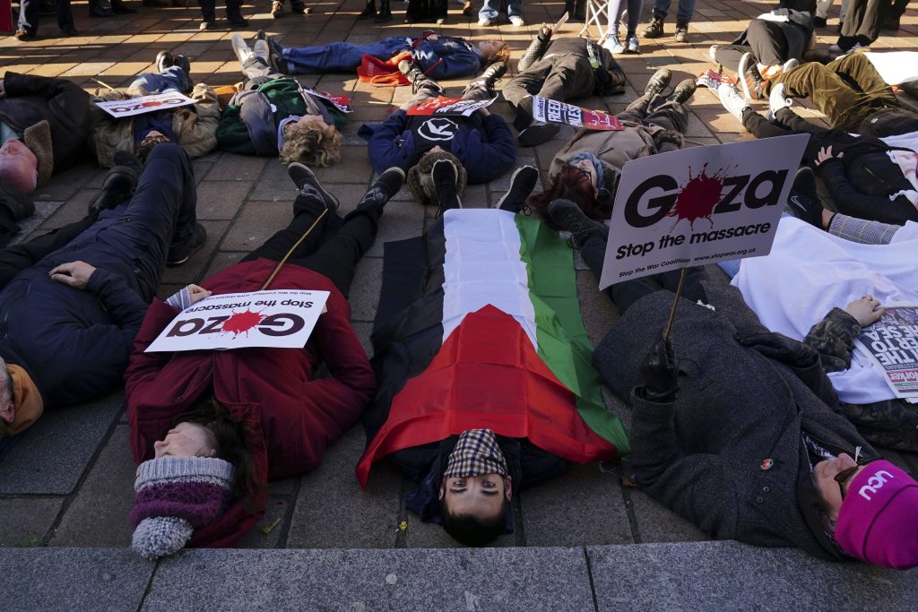 Protests in London for a ceasefire in headline news & online news