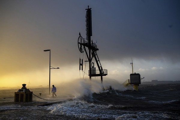 Storms batter northern Europe in bulletin news & world news