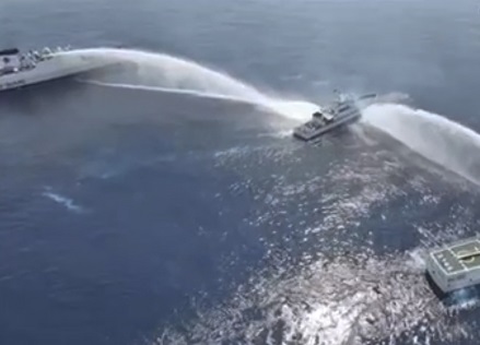 China's coast guard & water cannons in headline news & online news