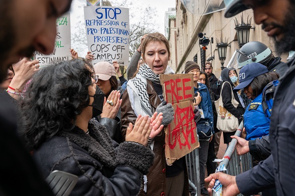 Protests at US colleges over Israel & Gaza in headline news & online news