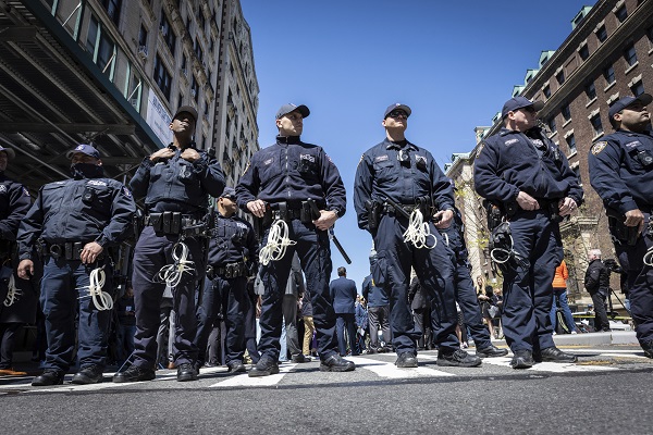 Police staging a presence at Columbia University in headline news & online news