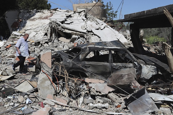 Destroyed buildings in Lebanon in headline news & online news