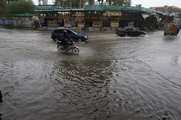 Pakistan experiences floods in world news & online news