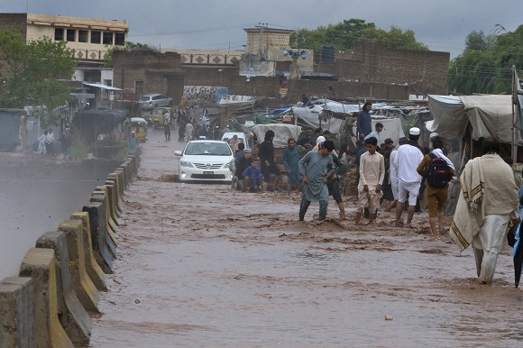 Pakistan experiences floods in world news & online news