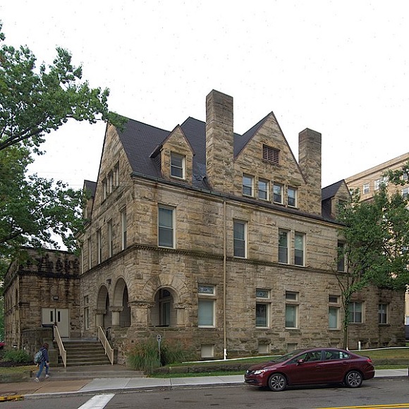 A view of a building at the University of Pittsburgh in news online & bulletin news