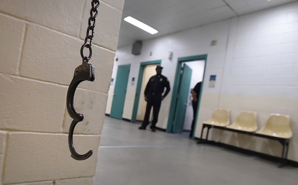 An image of the Baltimore Jail in headline news & online news
