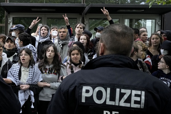 Germany represses protesters calling for a ceasefire in world news & bulletin news