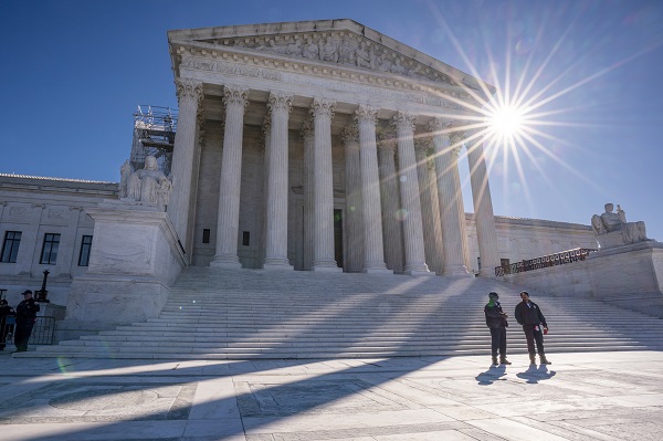 The Supreme Court in headline news & online news