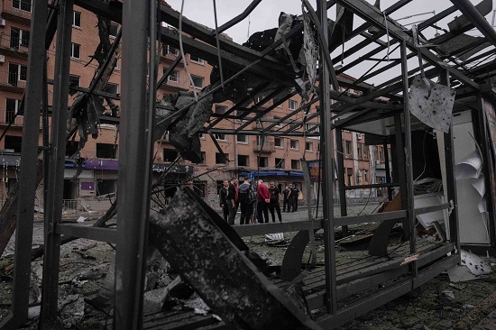 Russian attacks eastern Ukraine