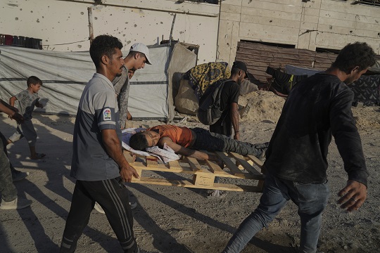 Palestinians killed seeking aid