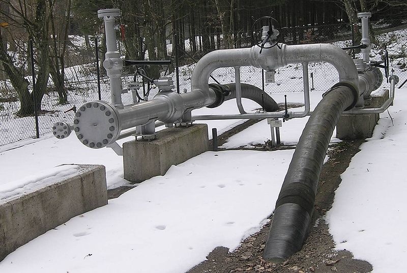 Euro natural gas prices fall