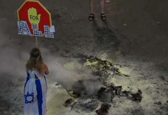 protests in Tel Aviv end war