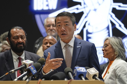 Texas Democrats   go to California