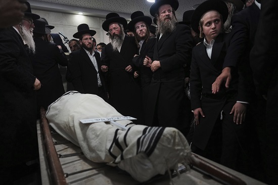 Israel strikes beyond its borders world news headline news