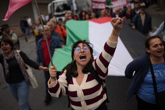 thousands march for Palestinians online news world news headline news headlines