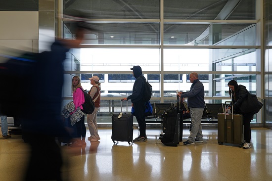 US airlines canceled over 2,700 flights headline news headlines North American news headlines online news