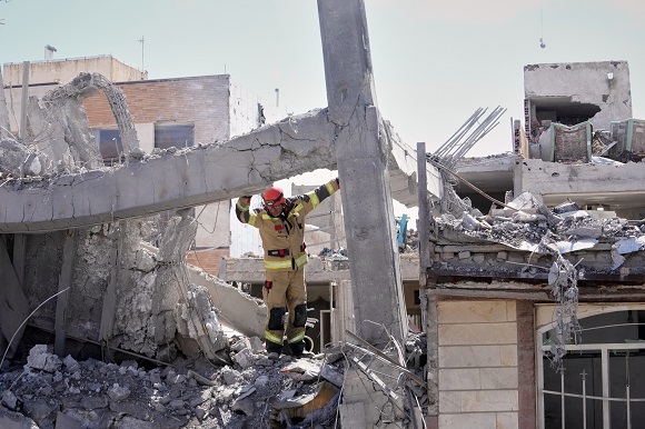 humanitarian aid Strait of Hormuz online news headline news world news