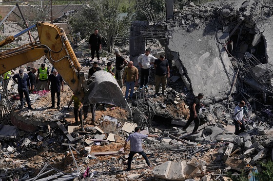 Israeli strikes kille3d 17 Lebanon updates news dispatch onine news news online headlines headline news world news